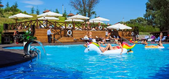 аквазона в загородном клубе Эквидес