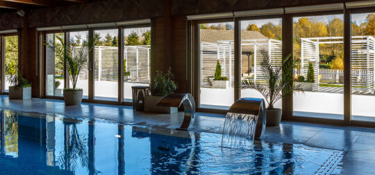 заміський басейн у Equides Club